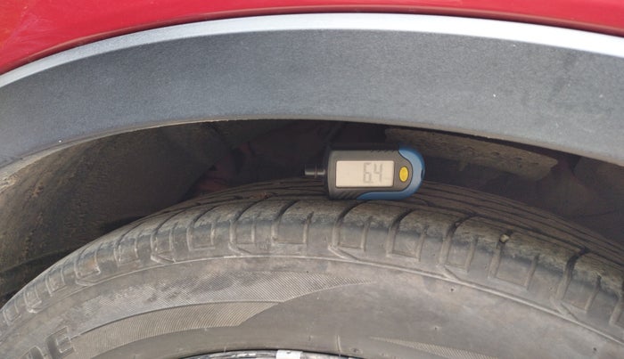 2023 Mahindra XUV300 W4 1.2 PETROL, Petrol, Manual, 15,451 km, tyre
