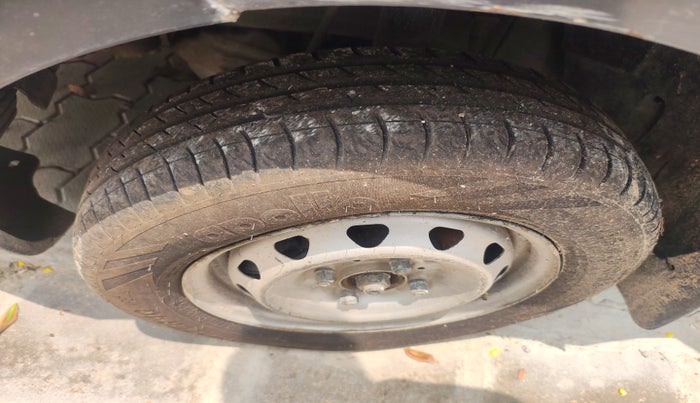 2012 Tata Indica Vista LS TDI, Diesel, Manual, 1,07,606 km, tyre