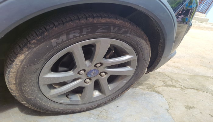 2018 Ford FREESTYLE TITANIUM 1.2 PETROL, Petrol, Manual, 61,516 km, tyre