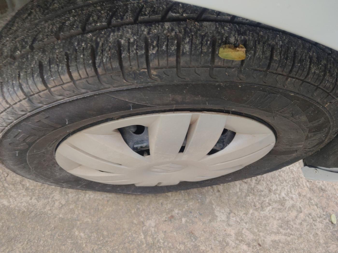 2016 Maruti Alto 800 LXI, Petrol, Manual, 62,217 km, tyre