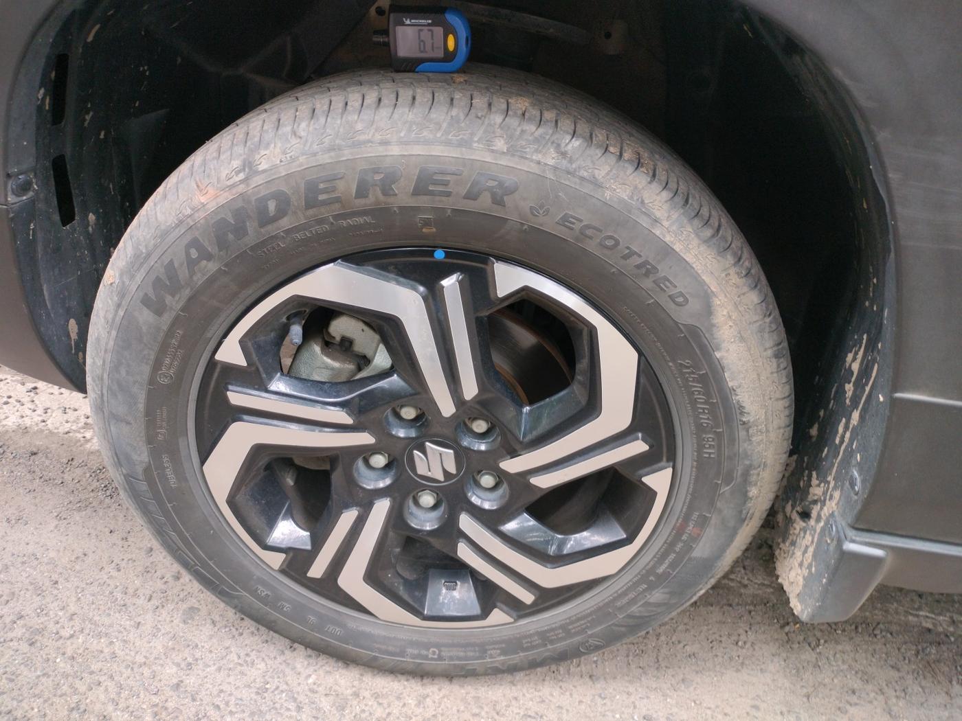 2023 Maruti BREZZA ZXI + SMART HYBRID, Petrol, Manual, 27,300 km, tyre
