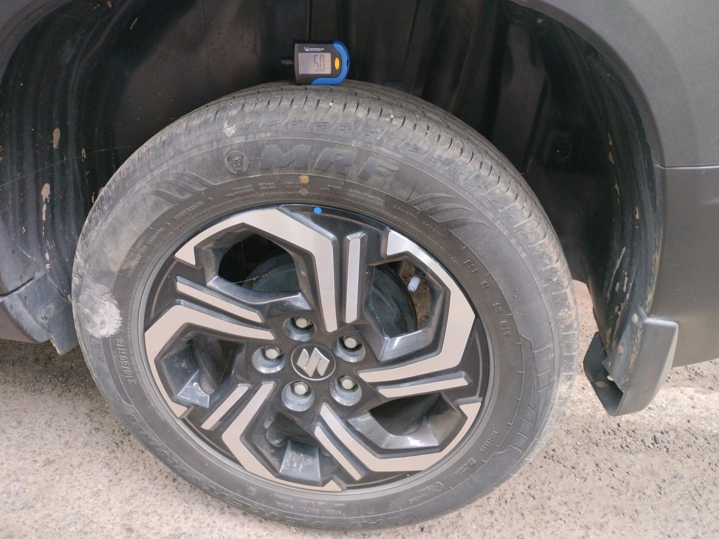 2023 Maruti BREZZA ZXI + SMART HYBRID, Petrol, Manual, 27,300 km, tyre