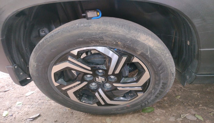 2023 Maruti BREZZA ZXI + SMART HYBRID, Petrol, Manual, 27,108 km, tyre