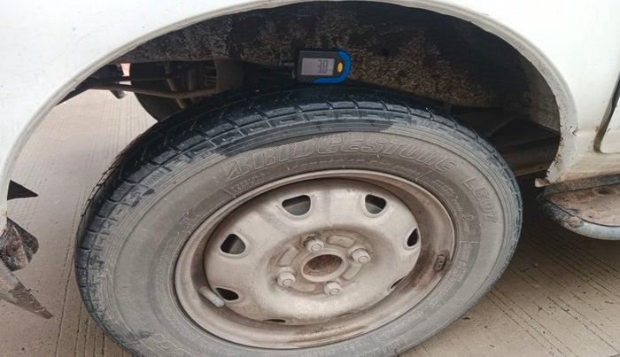 2016 Maruti Eeco 5 STR WITH A/C+HTR, Petrol, Manual, 1,95,274 km, tyre