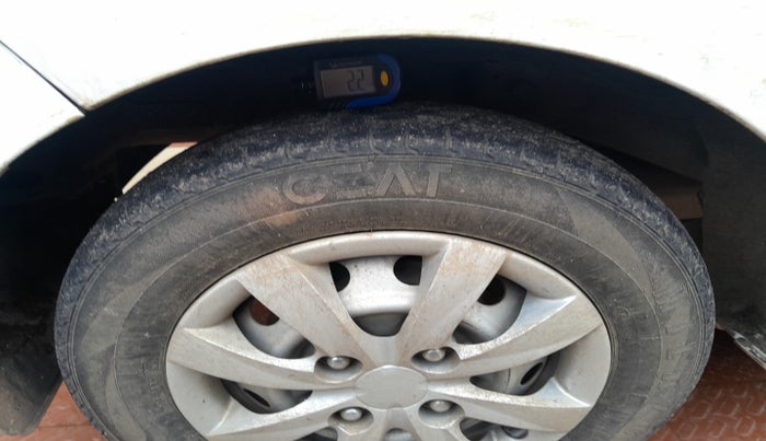 2017 Hyundai Eon ERA +, Petrol, Manual, 21,708 km, tyre