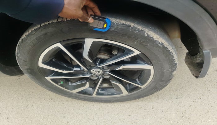 2022 MG ASTOR SUPER 1.5 MT, Petrol, Manual, 39,571 km, tyre