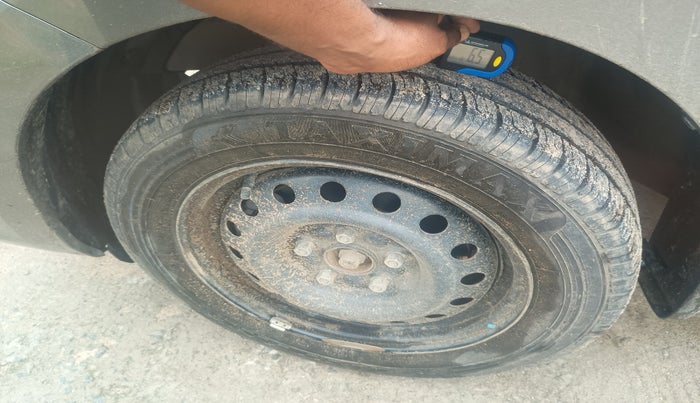 2022 Maruti Ertiga VXI CNG, Petrol, Manual, 52,194 km, tyre