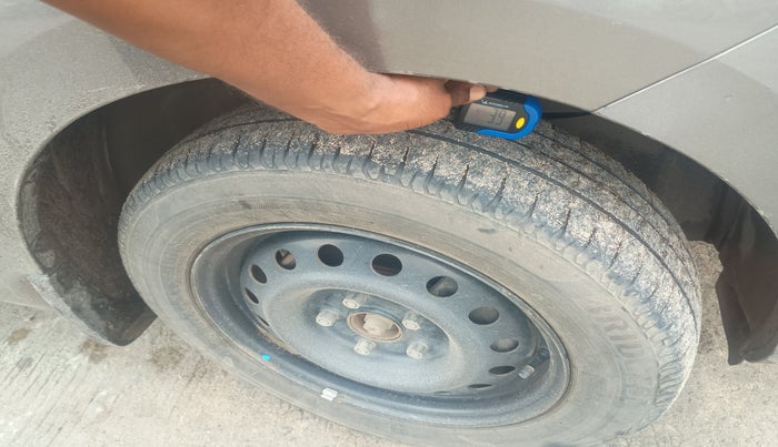 2022 Maruti Ertiga VXI CNG, Petrol, Manual, 52,194 km, tyre