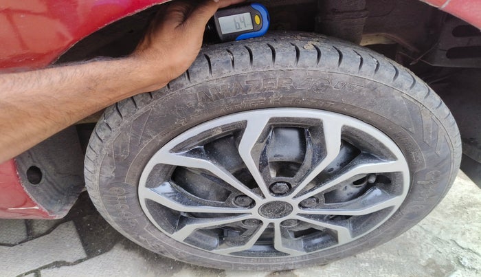 2013 Hyundai Eon ERA +, Petrol, Manual, 75,876 km, tyre