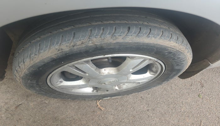 2010 Hyundai i20 ASTA 1.2, Petrol, Manual, 1,02,463 km, tyre