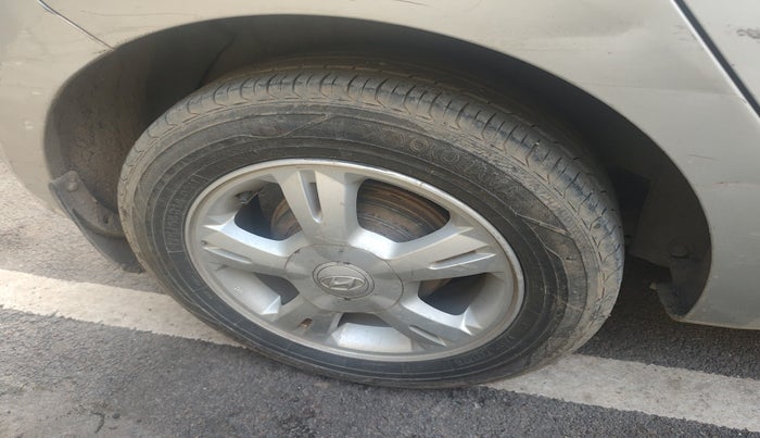 2010 Hyundai i20 ASTA 1.2, Petrol, Manual, 1,02,463 km, tyre