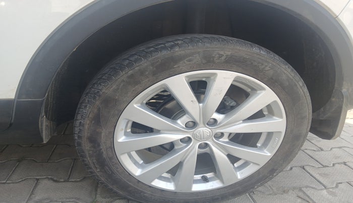 2024 MG ASTOR Select 1.5 MT, Petrol, Manual, 9,161 km, tyre