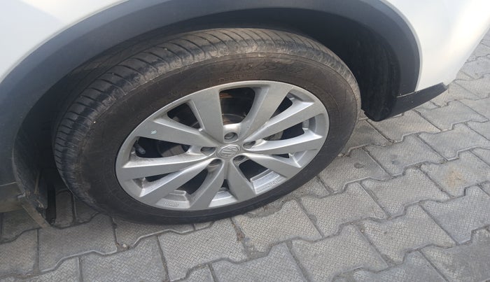 2024 MG ASTOR Select 1.5 MT, Petrol, Manual, 9,161 km, tyre