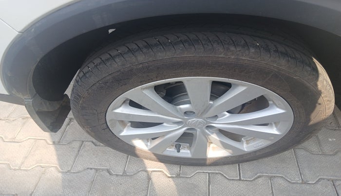2024 MG ASTOR Select 1.5 MT, Petrol, Manual, 9,161 km, tyre