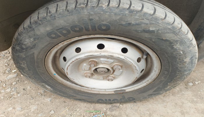 2011 Maruti Alto LXI, Petrol, Manual, 1,30,436 km, tyre