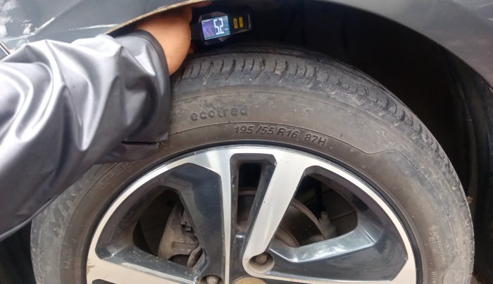 2020 Tata ALTROZ XZ PETROL, Petrol, Manual, 43,141 km, tyre