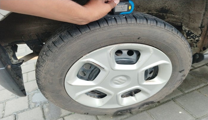 2020 Maruti S PRESSO VXI CNG, Petrol, Manual, 72,983 km, tyre