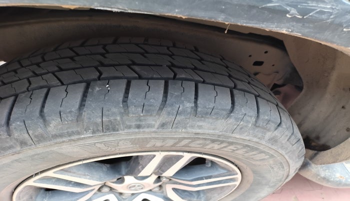 2018 Toyota Fortuner 2.8 4X2 MT, Diesel, Manual, 1,18,861 km, tyre