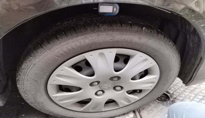 2016 Honda Amaze 1.2L I-VTEC S AT, Petrol, Automatic, 17,871 km, tyre