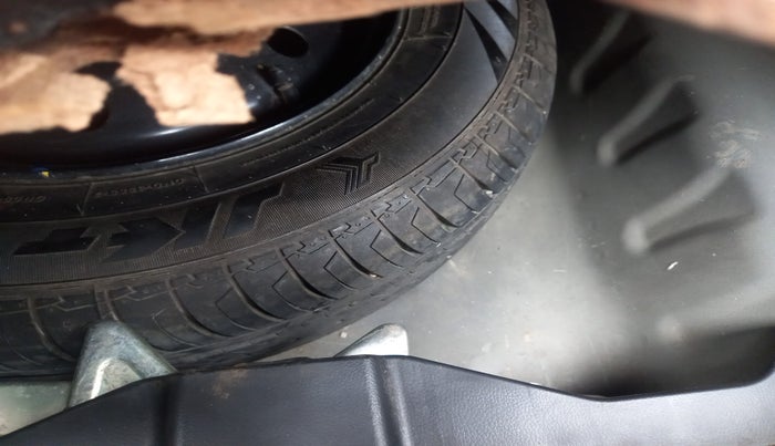 2022 Maruti Dzire VXI CNG, Petrol, Manual, 66,563 km, tyre