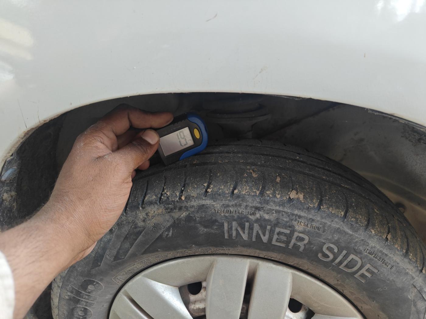 2011 Maruti Alto LX, Petrol, Manual, 1,11,401 km, tyre