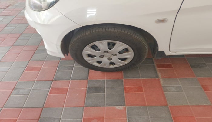 2014 Honda Amaze 1.2L I-VTEC S, Petrol, Manual, 1,25,896 km, tyre