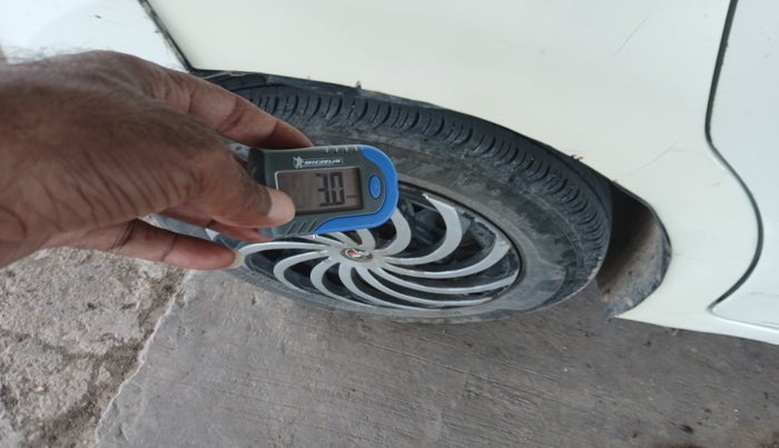 2016 Maruti Celerio VXI CNG, Petrol, Manual, 77,660 km, tyre