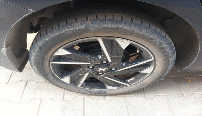 2022 Hyundai Verna SX (O)1.5 VTVT, Petrol, Manual, 56,010 km, tyre