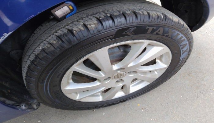 2014 Maruti Swift ZXI, Petrol, Manual, 45,901 km, tyre