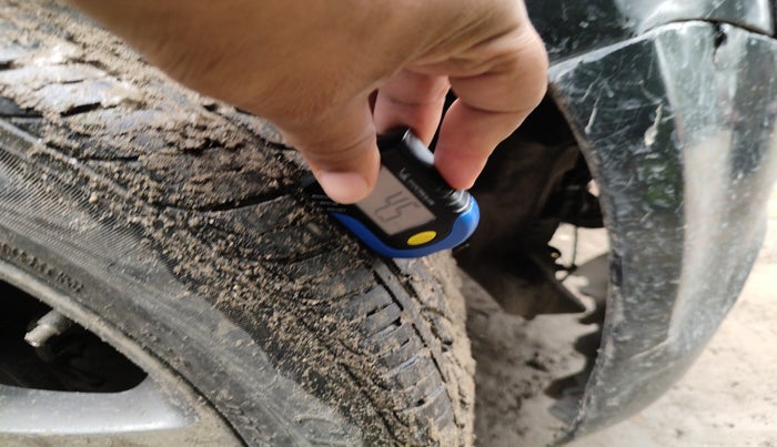 2012 Volkswagen Jetta COMFORTLINE TDI, Diesel, Manual, 1,19,813 km, tyre