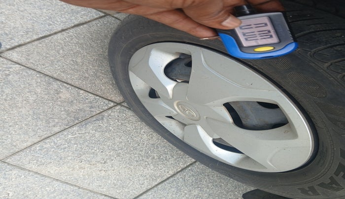2015 Tata Bolt XE REVOTRON, Petrol, Manual, 20,343 km, tyre