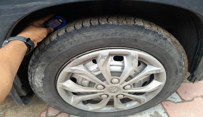 2017 Mahindra KUV 100 NXT K2 P 6 STR, Petrol, Manual, 65,130 km, tyre