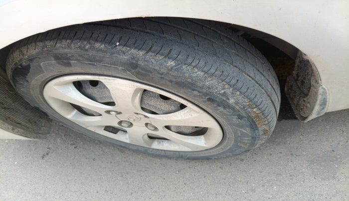 2014 Hyundai Verna FLUIDIC 1.4 CRDI, Diesel, Manual, 90,677 km, tyre