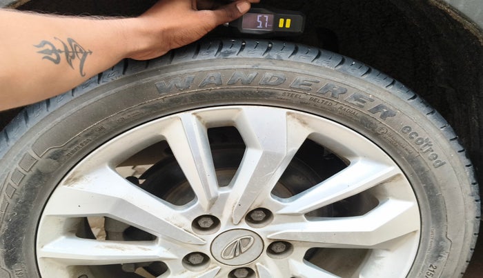 2021 Mahindra XUV300 W8 1.2 PETROL, Petrol, Manual, 58,155 km, tyre