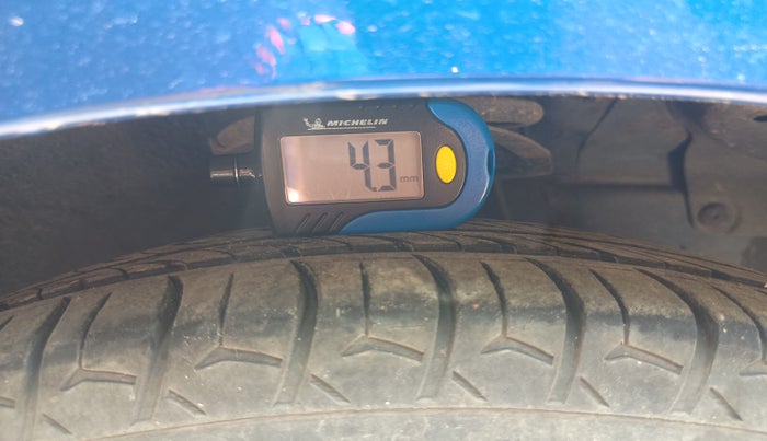 2011 Hyundai Eon MAGNA, Petrol, Manual, 84,797 km, tyre