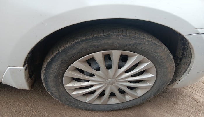 2015 Maruti Ciaz VDI, Diesel, Manual, 1,01,837 km, tyre