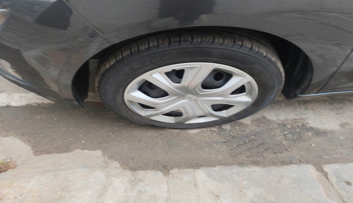 2021 Tata ALTROZ XT PETROL, Petrol, Manual, 11,868 km, tyre