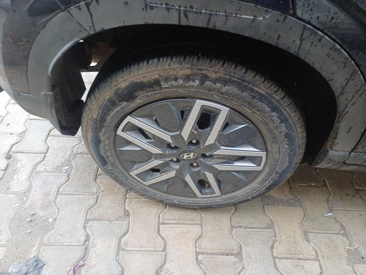 2023 Hyundai VENUE S (O) 1.0 Turbo MT, Petrol, Manual, 59,063 km, tyre