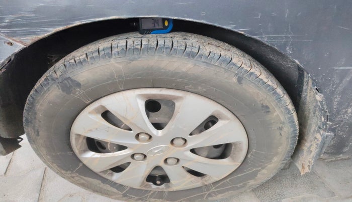 2010 Hyundai i10 MAGNA 1.2, Petrol, Manual, 1,39,935 km, tyre
