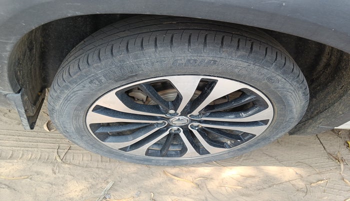 2021 MG HECTOR PLUS SHARP 1.5 PETROL TURBO HYBRID MT 6-STR, Petrol, Manual, 30,927 km, tyre