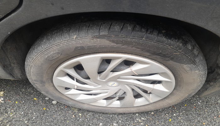 2015 Maruti Ertiga VXI CNG, Petrol, Manual, 95,927 km, tyre