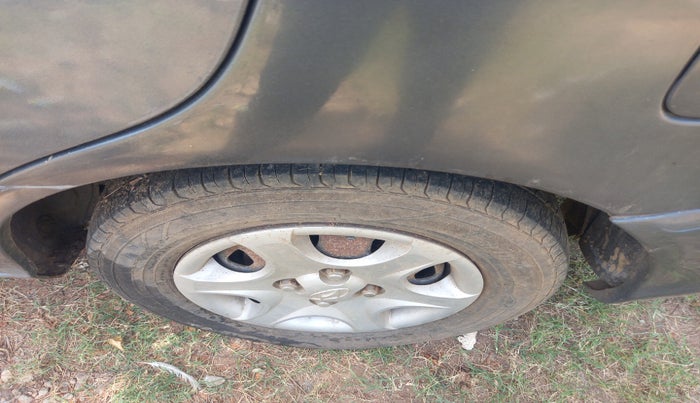 2010 Hyundai Accent GLE, Petrol, Manual, 1,91,760 km, tyre