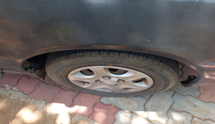2010 Hyundai Accent GLE, Petrol, Manual, 1,91,760 km, tyre