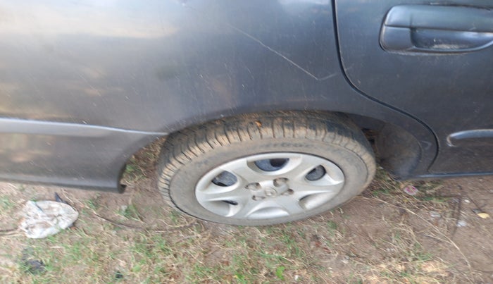 2010 Hyundai Accent GLE, Petrol, Manual, 1,91,760 km, tyre