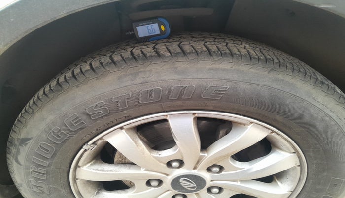 2017 Mahindra XUV500 W10, Diesel, Manual, 70,582 km, tyre