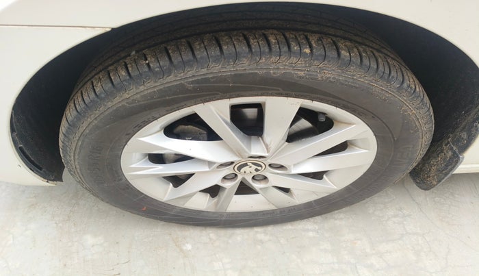 2022 Skoda SLAVIA AMBITION 1.0L TSI AT, Petrol, Automatic, 19,376 km, tyre