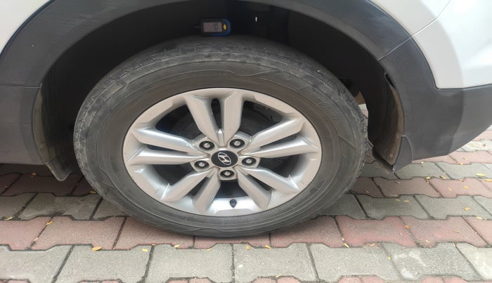 2015 Hyundai Creta SX PLUS AT 1.6 DIESEL, Diesel, Automatic, 1,44,688 km, tyre