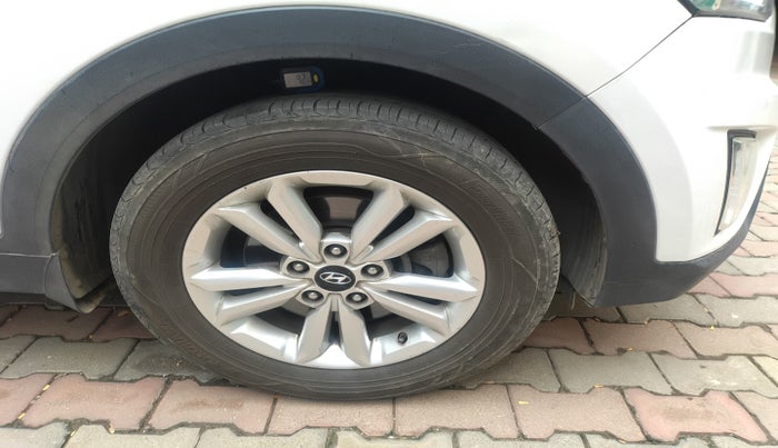 2015 Hyundai Creta SX PLUS AT 1.6 DIESEL, Diesel, Automatic, 1,44,688 km, tyre