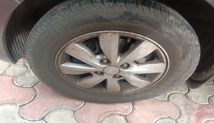 2014 Hyundai i20 SPORTZ 1.2, Petrol, Manual, 99,643 km, tyre