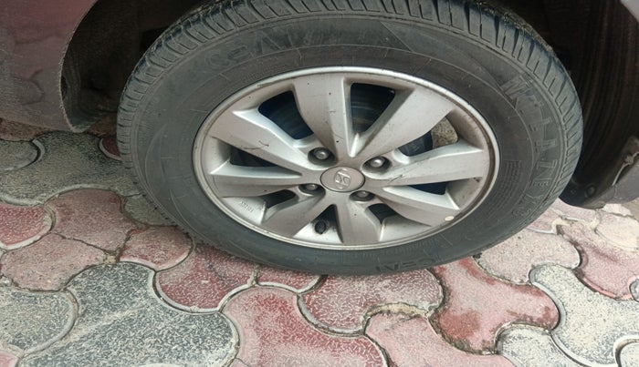2014 Hyundai i20 SPORTZ 1.2, Petrol, Manual, 99,643 km, tyre